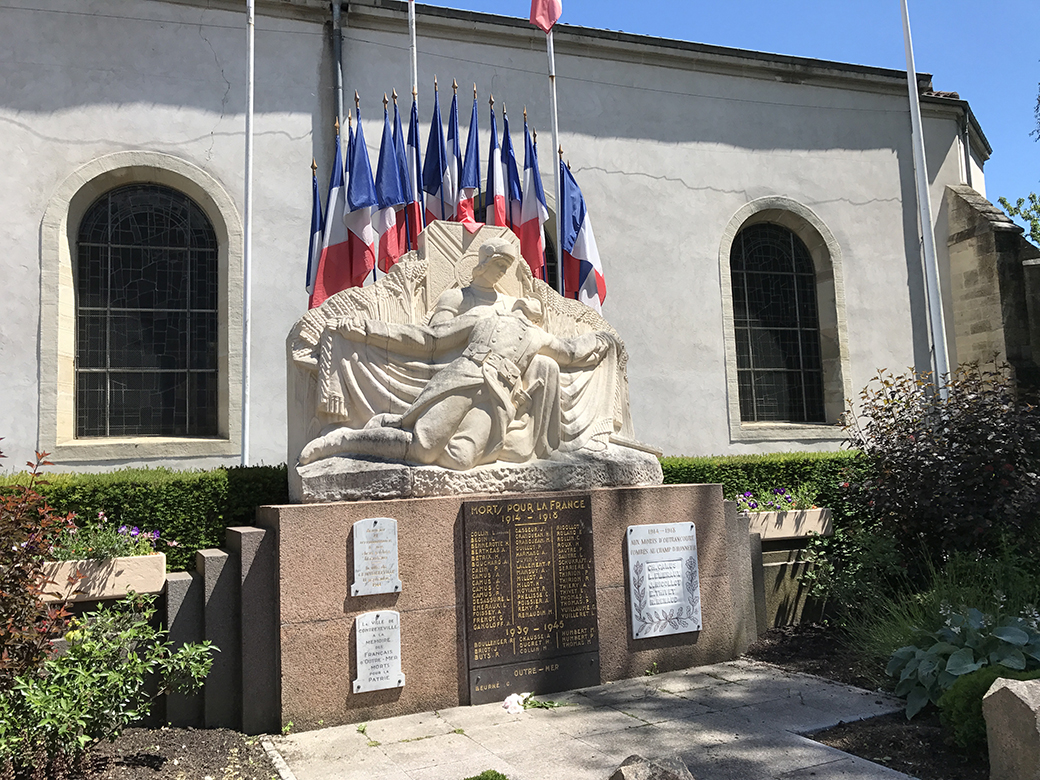 Village war memorial, Contrexéville